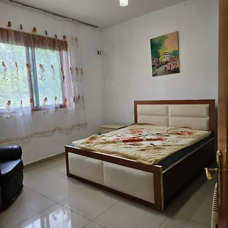 Peza Garden House Durres
