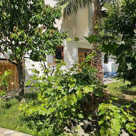 Peza Garden House
