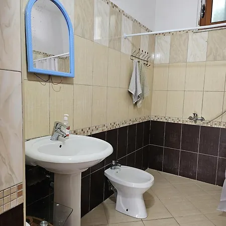Peza Garden House * Durres