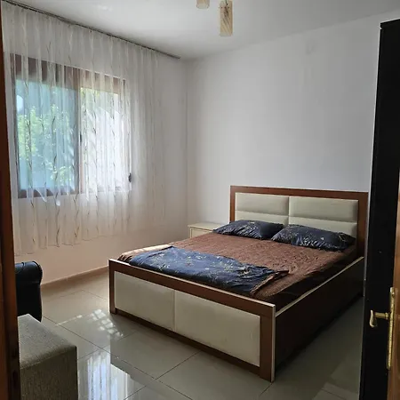 Peza Garden House Holiday home