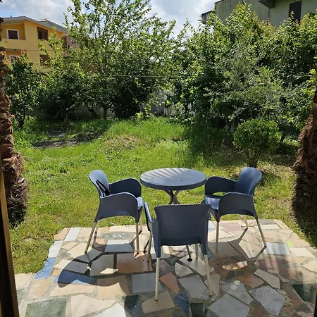 Peza Garden House * Durres